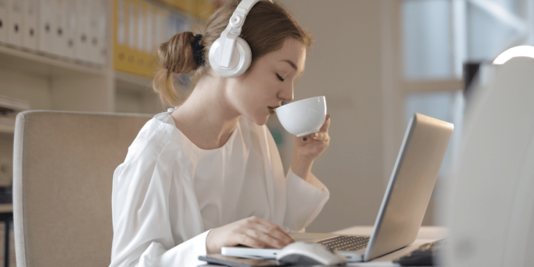 What makes “hybrid working” a success? 5 things to consider in a post-COVID world